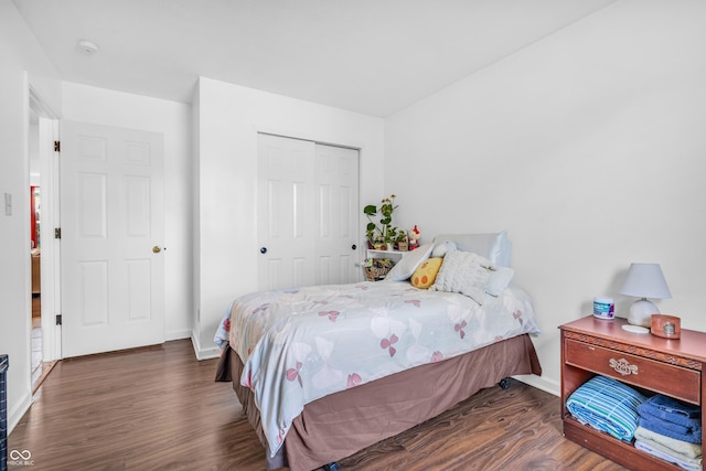 1058 Creekwood Ln, Franklin, IN 46131 - bedroom with wood finished floors and a closet