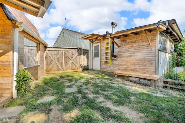 1058 Creekwood Ln, Franklin, IN 46131 - back of property featuring a gate