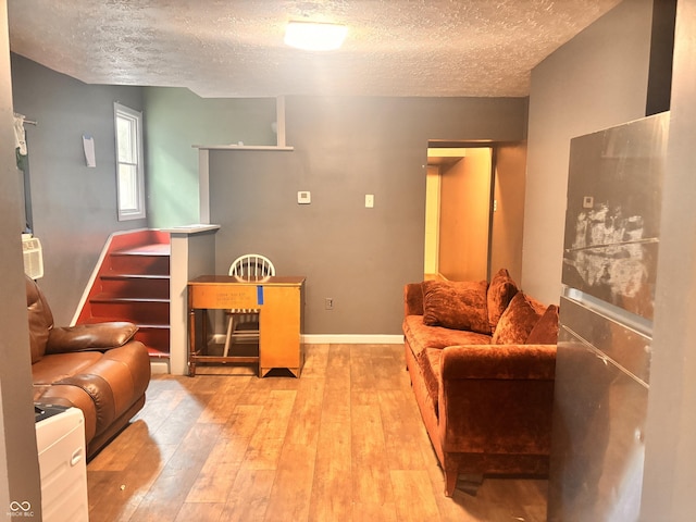543 N Oakland Ave, Indianapolis, IN 46201 - living room with a textured ceiling and wood-type flooring