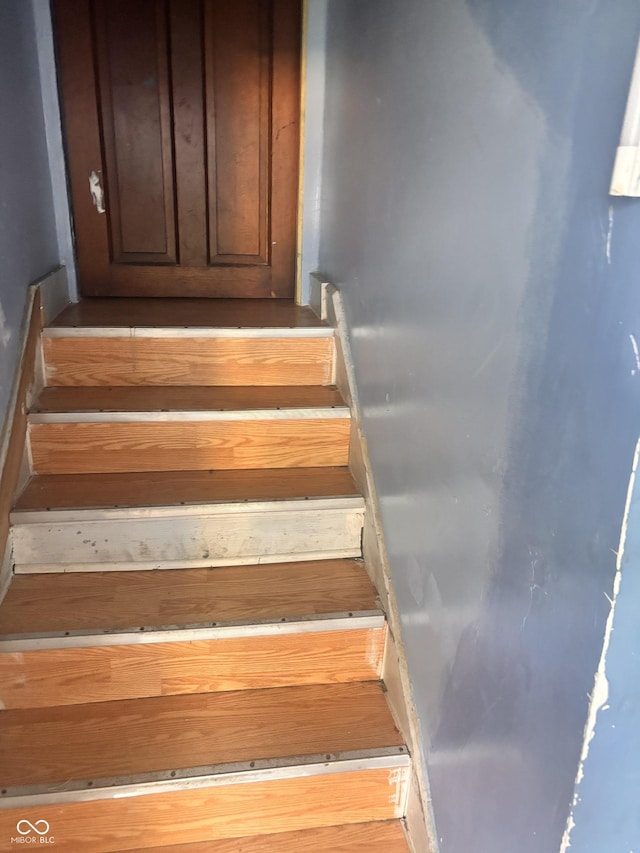 543 N Oakland Ave, Indianapolis, IN 46201 - view of stairway