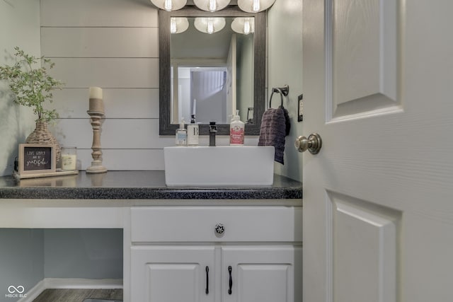 7444 Melanie Ln, Indianapolis, IN 46217 - bathroom featuring vanity