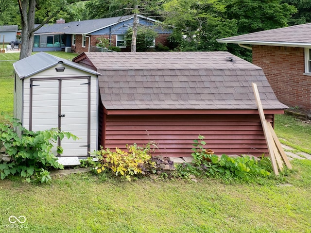 5530 Skyridge Dr, Indianapolis, IN 46250 - view of shed