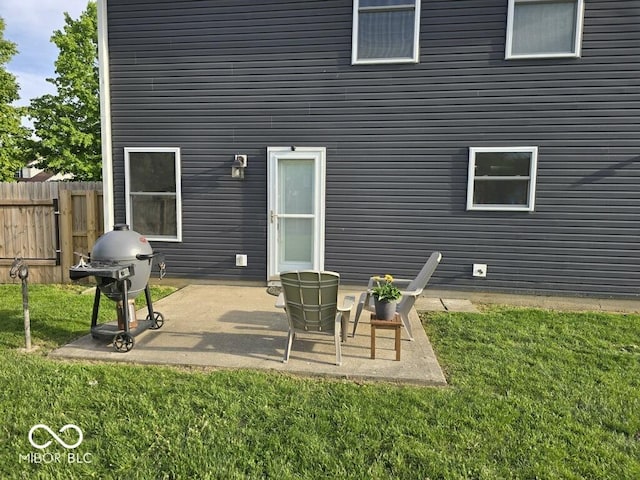1214 Lindsey Ln, Lebanon, IN 46052 - back of property featuring a patio area