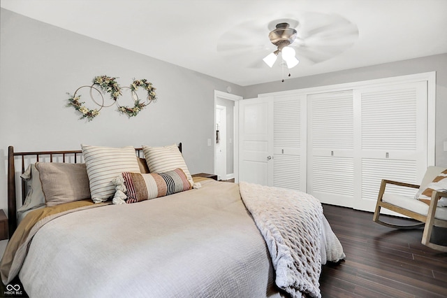 5456 N Park Dr, Indianapolis, IN 46220 - bedroom featuring dark wood-type flooring, a closet, and ceiling fan