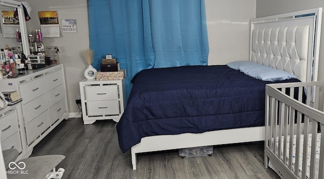 5648 Hyacinth Way, Indianapolis, IN 46254 - bedroom featuring dark wood finished floors