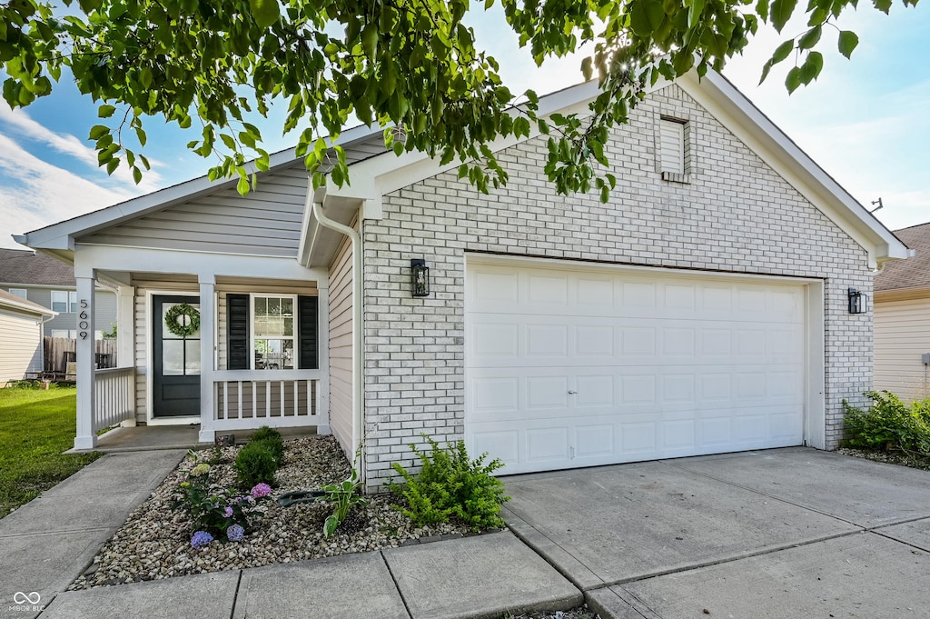5609 Sweet River Dr, Indianapolis, IN 46221 - photo 1