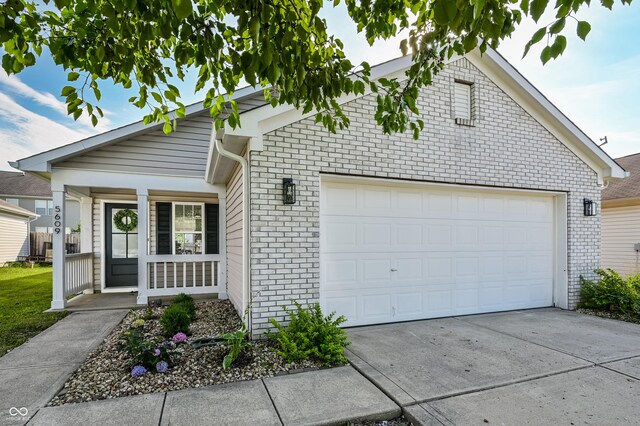 5609 Sweet River Dr, Indianapolis, IN 46221 - photo 1