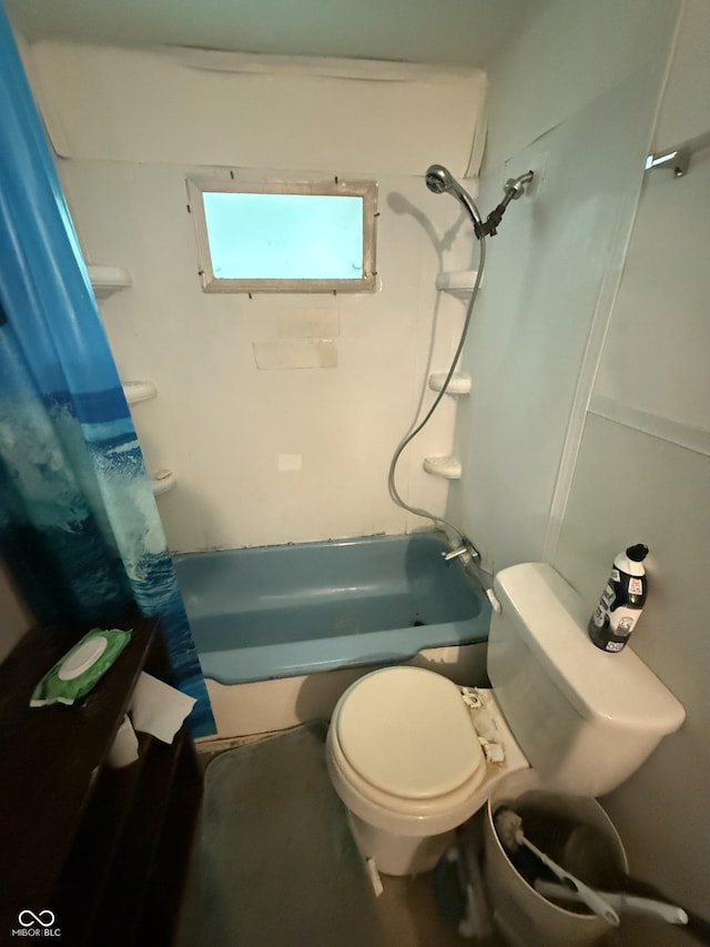 133 Michigan St, Clayton, IN 46118 - full bath with shower / bath combo with shower curtain and toilet