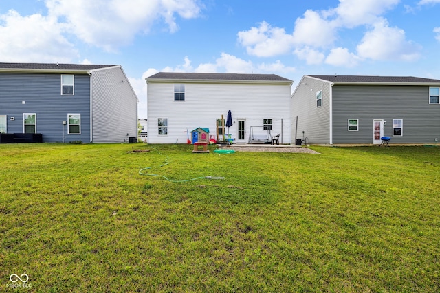 197 N Fairfield Dr, Danville, IN 46122 - back of property featuring a yard