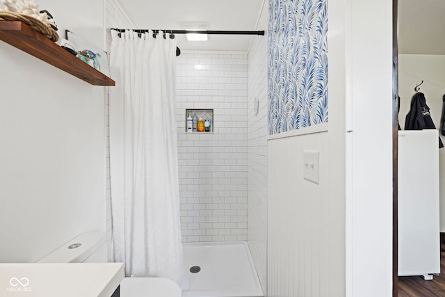 631 S State Road 39, Danville, IN 46122 - bathroom featuring a tile shower and vanity