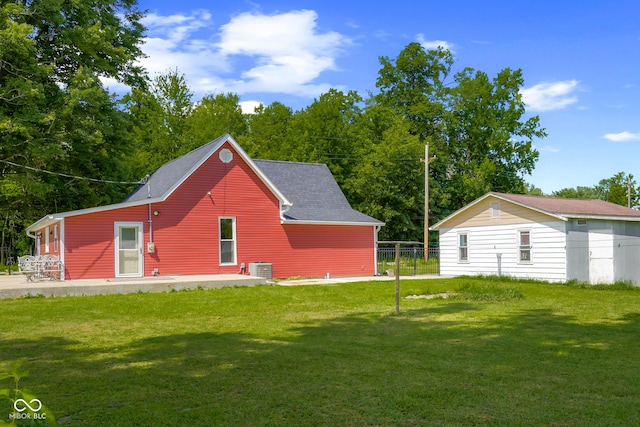 7587 W 300 S, Columbus, IN 47201 - photo 2