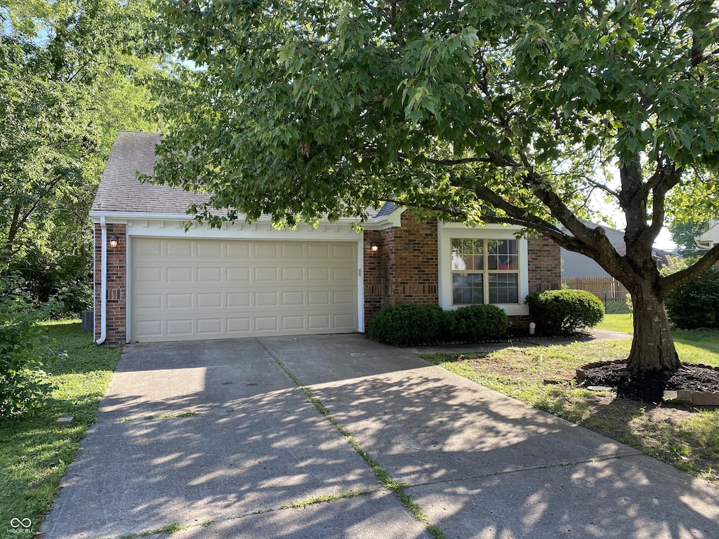 7703 Park N Lake Dr, Indianapolis, IN 46260 - photo 1
