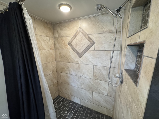 2002 N Audubon Rd, Indianapolis, IN 46218 - bathroom featuring a tile shower