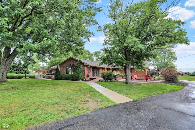 5238 N 225 E, Whiteland, IN 46184 - ranch-style home with brick siding and a front lawn