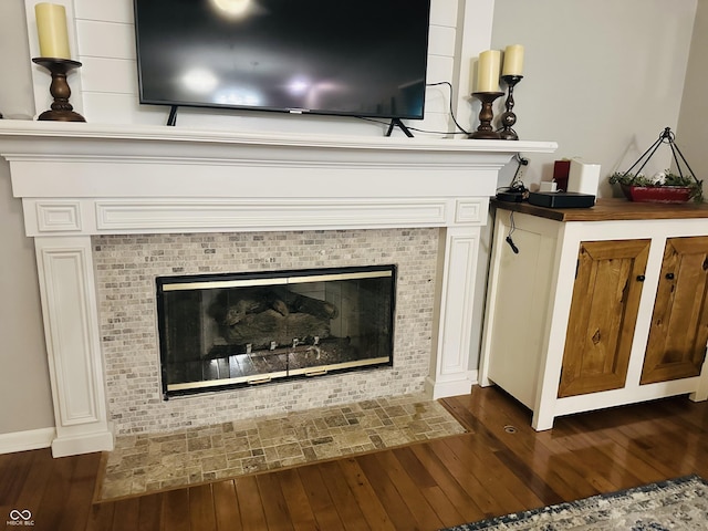 9975 Woodstock Way, Fishers, IN 46037 - detailed view of wood finished floors and a fireplace