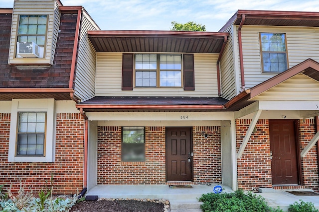 594 E Graham Pl, Bloomington, IN 47401 - photo 1