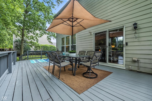 8612 Weaver Woods Pl, Fishers, IN 46038 - wooden deck with outdoor dining space