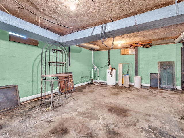 4484 S County Road 315 W, Greencastle, IN 46135 - unfinished below grade area with water heater