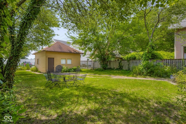 613 5th St, Columbus, IN 47201 - view of yard