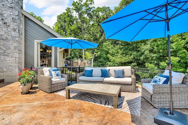 5052 Sherwood Ct, Pittsboro, IN 46167 - view of patio / terrace with an outdoor hangout area
