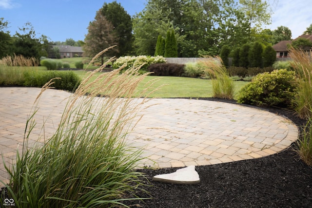7653 W Old Colony Dr, New Palestine, IN 46163 - view of patio