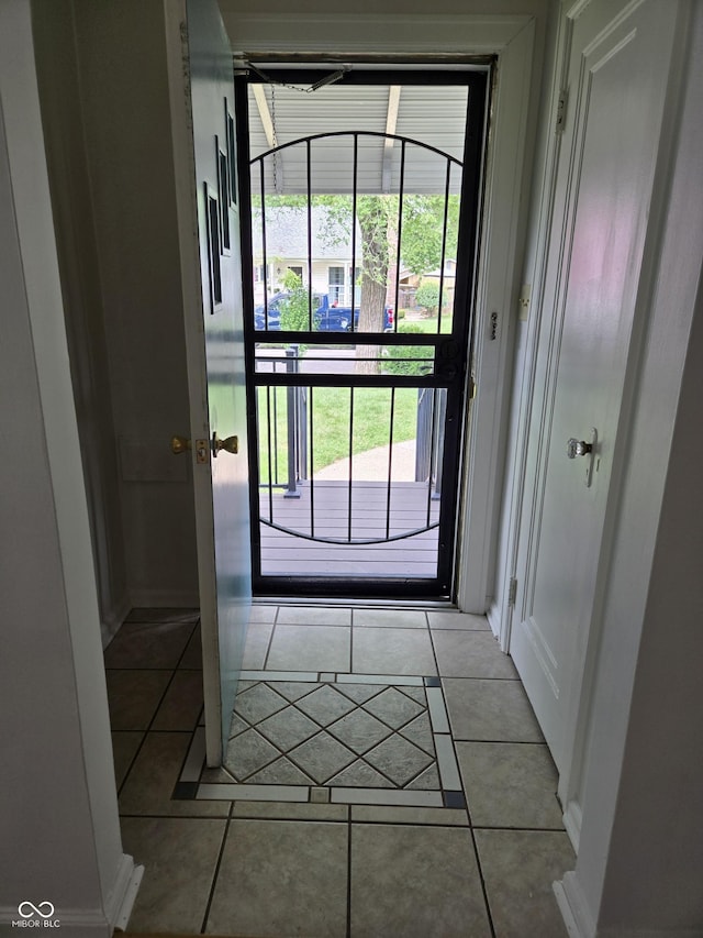 2311 Gilmore St, Columbus, IN 47201 - entryway with light tile patterned flooring
