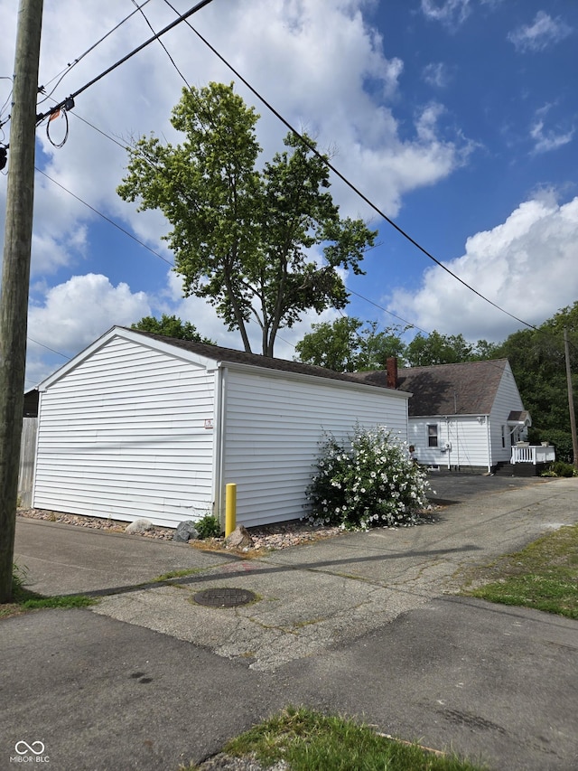 2311 Gilmore St, Columbus, IN 47201 - view of garage