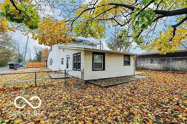 2633 S Randolph St, Indianapolis, IN 46203 - photo 1