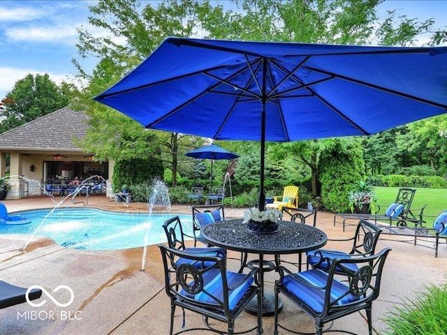 3808 Claybrook Ct, Bargersville, IN 46106 - swimming pool featuring a patio