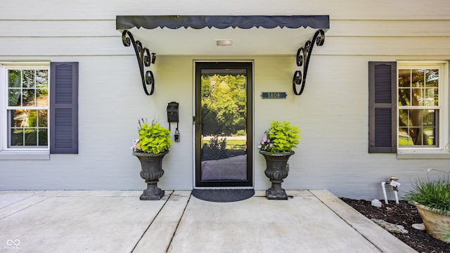 5809 N Washington Blvd, Indianapolis, IN 46220 - doorway to property