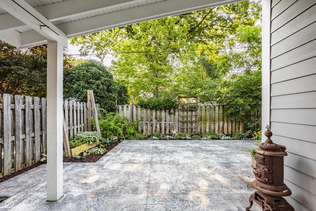 5809 N Washington Blvd, Indianapolis, IN 46220 - view of patio