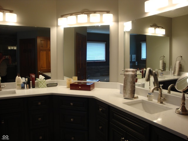 7839 Jessica Ct, Avon, IN 46123 - bathroom featuring double vanity and a bath