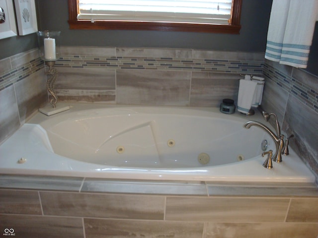 7839 Jessica Ct, Avon, IN 46123 - full bath with a tub with jets