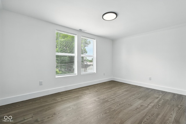 2000 N Dexter St, Indianapolis, IN 46202 - unfurnished room featuring wood finished floors and baseboards