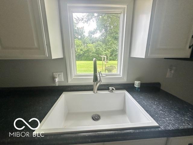 3043 Fairlawn Dr, Columbus, IN 47203 - photo 10