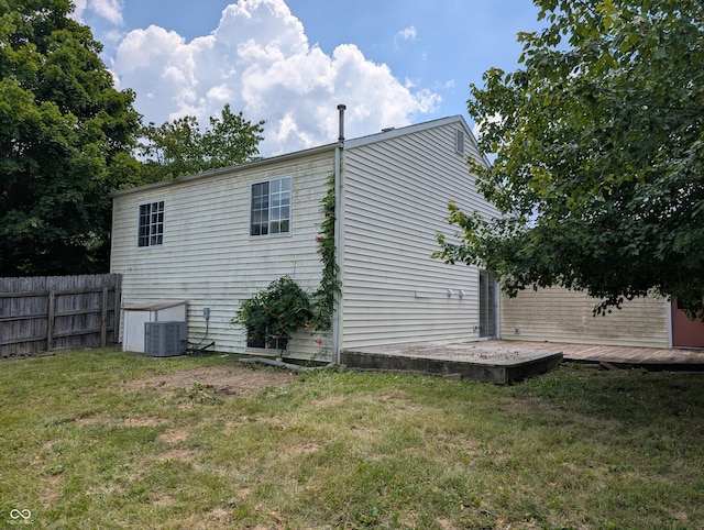 8454 Saxon Ct, Columbus, IN 47201 - view of property exterior with a cooling unit