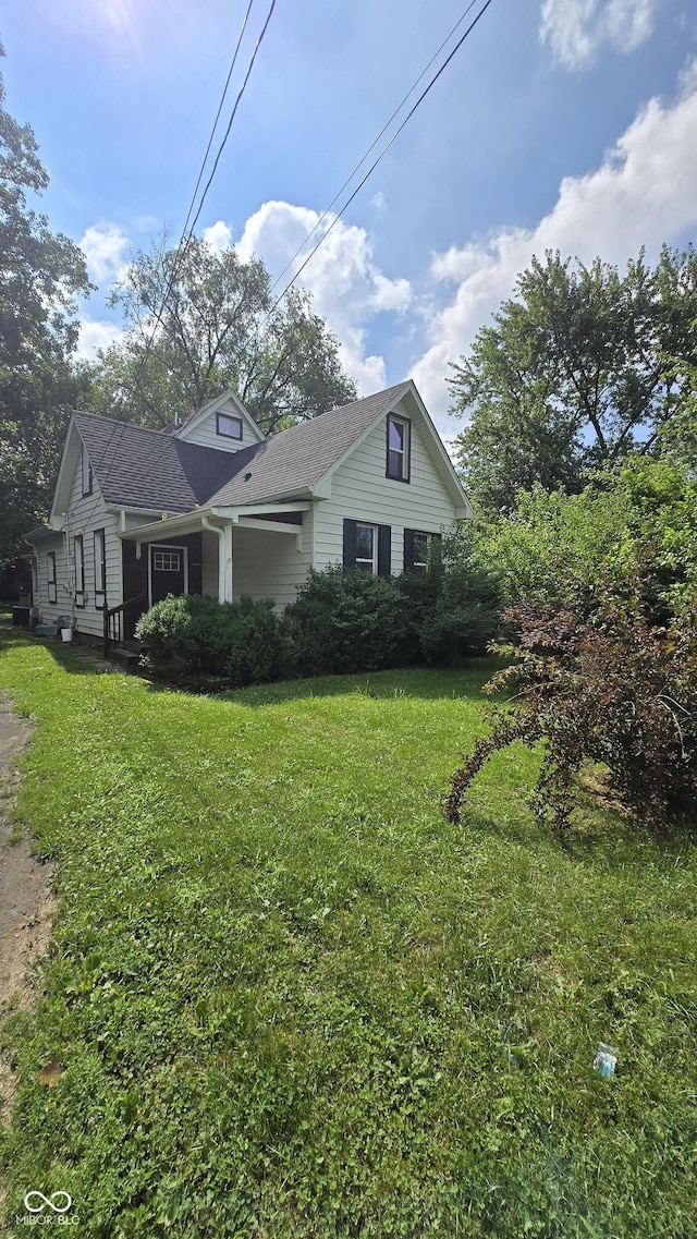 1805 S Denny St, Indianapolis, IN 46203 - view of front of property featuring a front yard