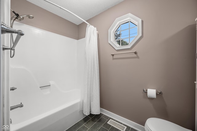 173 W Lakeview Dr, Nineveh, IN 46164 - bathroom featuring baseboards and shower / bath combo with shower curtain