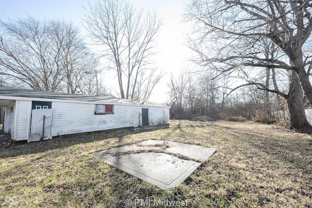5737 E 22nd St, Indianapolis, IN 46218 - view of yard