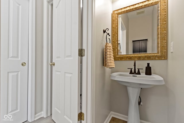 441 Viburnum Run, Westfield, IN 46074 - bathroom featuring baseboards