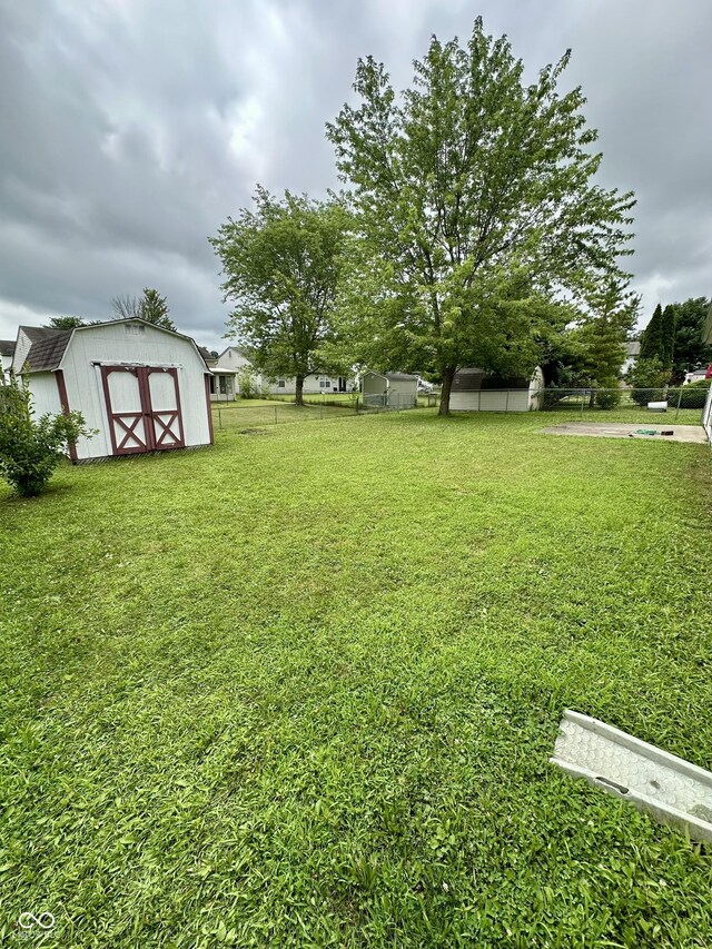 6677 Colleens Way, Indianapolis, IN 46221 - photo 13