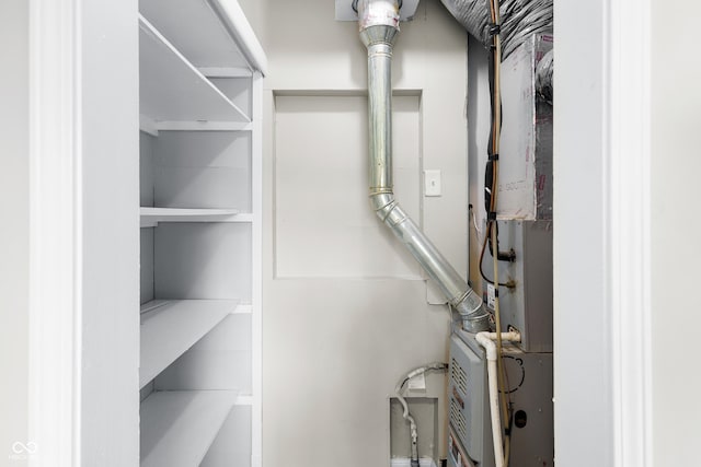 3945 N Ridgeview Dr, Indianapolis, IN 46226 - utility room with heating unit