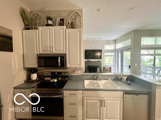 9724 S Bay Pointe Ln, Bloomington, IN 47401 - photo 8