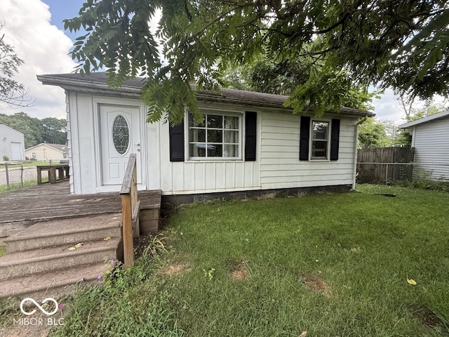 1048 S Burlington Dr, Muncie, IN 47302 - view of front of property featuring board and batten siding