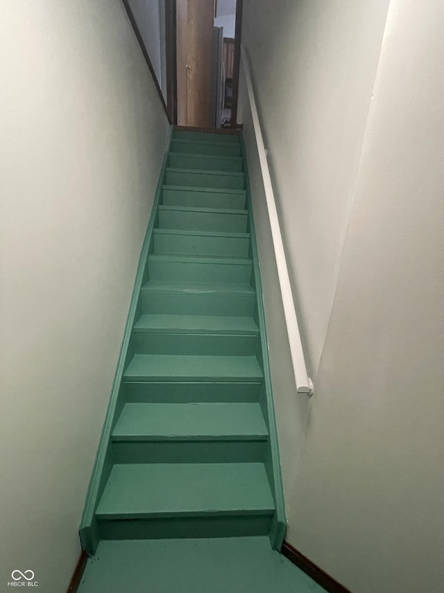 10610 Stillcreek Dr, Indianapolis, IN 46239 - view of stairs