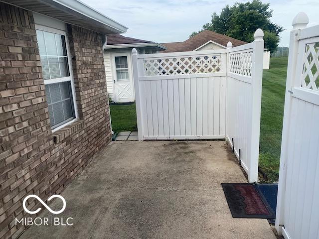 1015 Plaza Dr, Martinsville, IN 46151 - photo 2