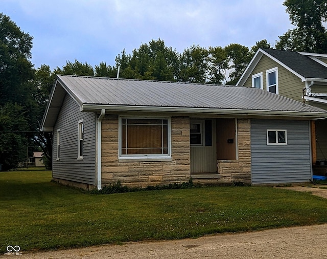 1107 W Jennings St, Rushville, IN 46173 - photo 1