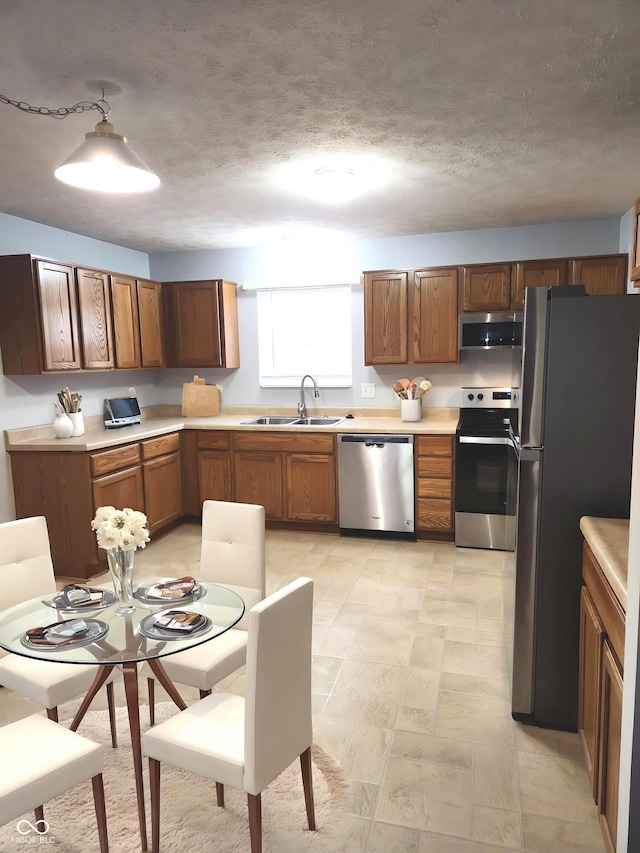 924 Thornwood Dr, Greenwood, IN 46143 - photo 8