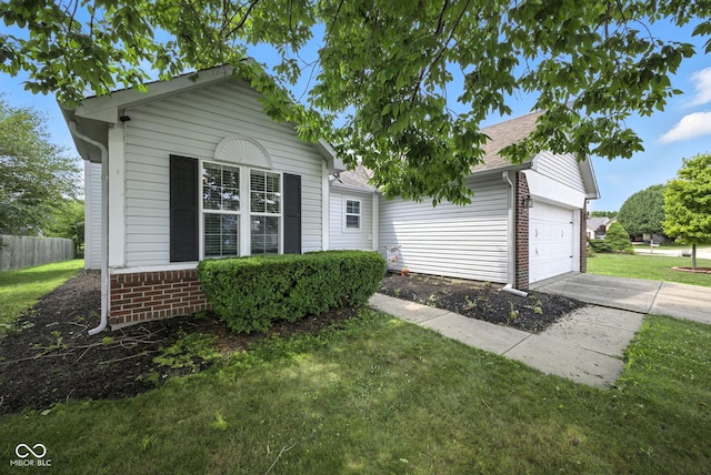 1905 Liberty Way Dr, Greenwood, IN 46143 - photo 2