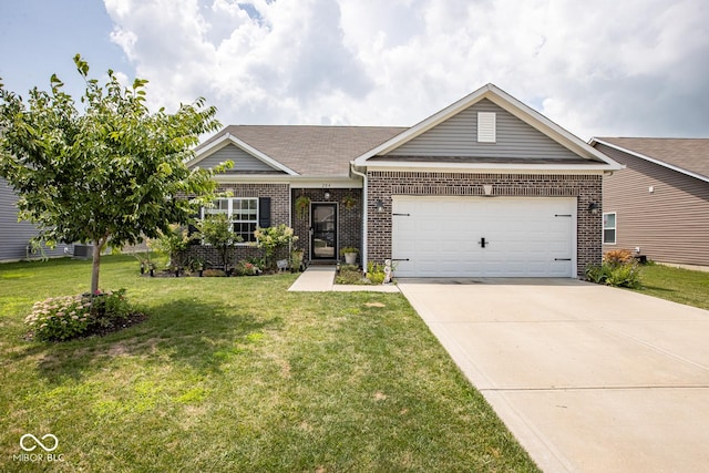 204 Sawdust Trl, Greenfield, IN 46140 - photo 1